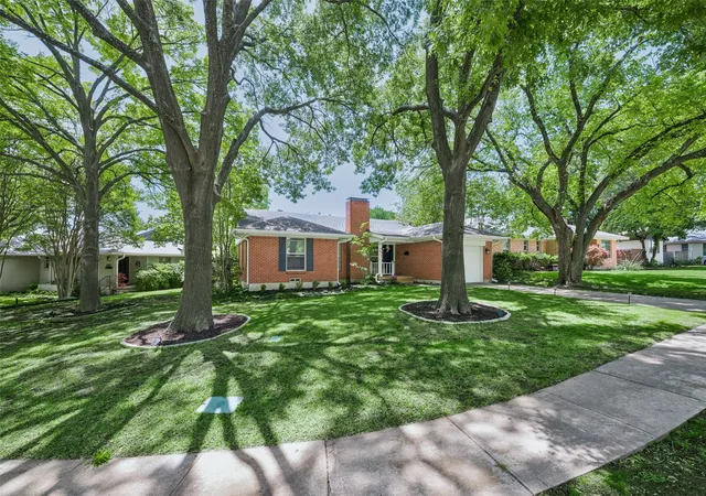 Photo 3 of Sale Pending at 733 Kirkwood Dr, Dallas, TX 75218 | MLS# 21261917 | Listing updated on 2026-07-28