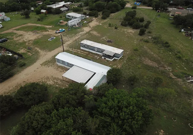 Photo 2 of Manufactured home for sale at 413 Lakeview Trl, Weatherford, TX 76087 | MLS# 21262121 | Listing updated on 2026-10-08