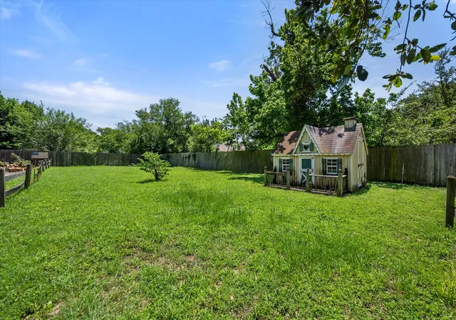 Photo 2 of Single family home for sale at 115 Woodland Ave, Corsicana, TX 75110 | MLS# 21262236 | Listing updated on 2026-07-10