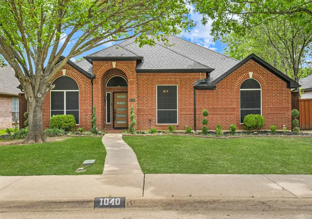 Homes for sale in Cedar Hill, TX | 1040 Essex Dr, Cedar Hill, TX 75104 | MLS# 21262252