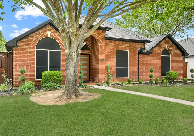 Homes for sale in Cedar Hill, TX | 1040 Essex Dr, Cedar Hill, TX 75104 | MLS# 21262252