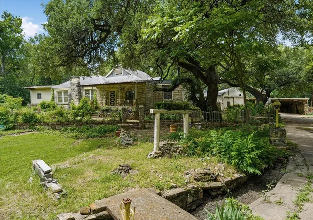 Photo 2 of Sale Pending at 3722 N 27th St, Waco, TX 76708 | MLS# 21259267 | Listing updated on 2026-07-27