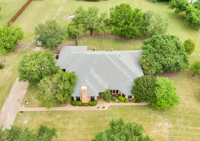 Photo 2 of Single family home for sale at 750 Allen Ln, Midlothian, TX 76065 | MLS# 21257611 | Listing updated on 2026-09-21