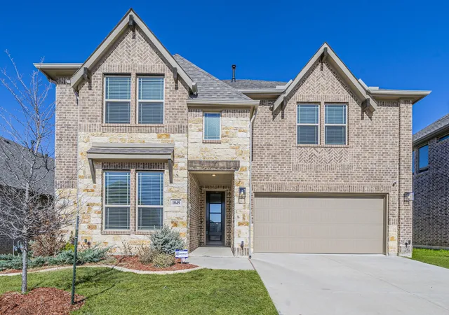 Photo 1 of Sale Pending at 1049 Snowy Owl Dr, Alvarado, TX 76009 | MLS# 21262145 | Listing updated on 2026-07-19