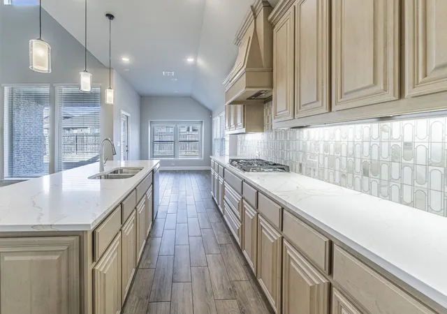 Photo 2 of Sale Pending at 1049 Snowy Owl Dr, Alvarado, TX 76009 | MLS# 21262145 | Listing updated on 2026-07-19