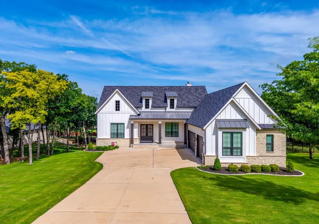 Homes for sale in Burleson, TX | 560 Prairie Timber Rd, Burleson, TX 76028 | MLS# 21259859