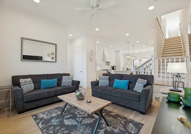 Photo 4 of Single family home for sale at 732 W 7Th St, Dallas, TX 75208 | MLS# 21262003 | Listing updated on 2026-08-25