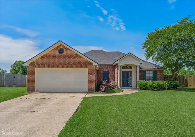 Photo 1 of Single family home for sale at 2110 Sweet Bay Cir, Bossier City, LA 71111 | MLS# 21262351 | Listing updated on 2026-08-03