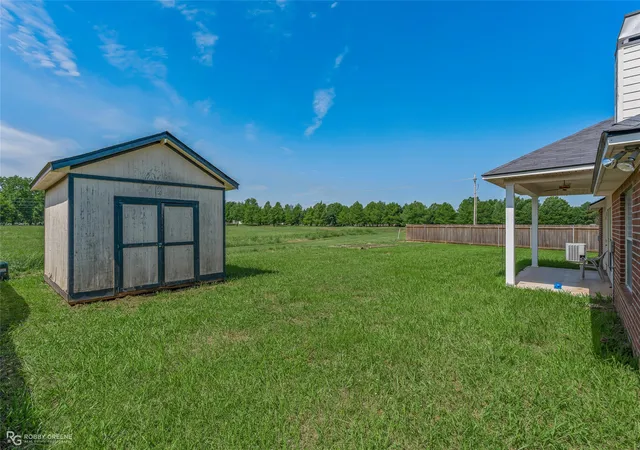 Homes for sale in Bossier City, LA | 2110 Sweet Bay Cir, Bossier City, LA 71111 | MLS# 21262351