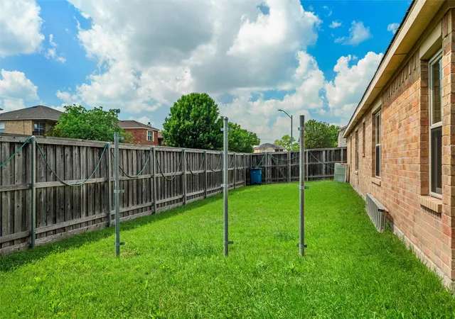 Homes for sale in Hutchins, TX | 424 Summer Tree Dr, Hutchins, TX 75141 | MLS# 21252261