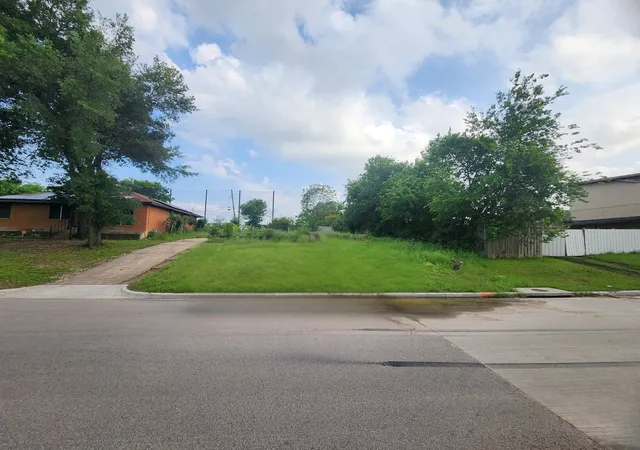 Photo 1 of Land for sale at 1802 Sutter St, Dallas, TX 75216 | MLS# 21261418 | Listing updated on 2026-08-25