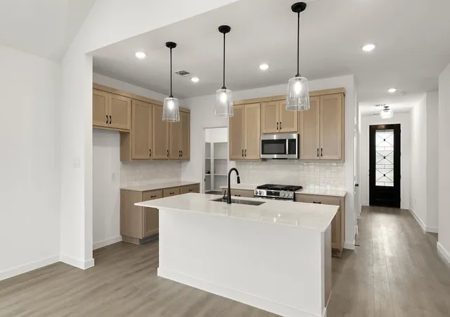 Photo 4 of Single family home for sale at 1520 Eagle Meadow Trl, Anna, TX 75409 | MLS# 21262412 | Listing updated on 2026-09-30
