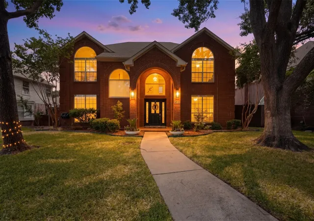 Photo 2 of Single family home for sale at 640 Forest Bend Dr, Plano, TX 75025 | MLS# 21262443 | Listing updated on 2026-10-08