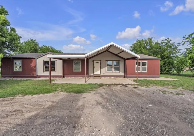Homes for sale in Joshua, TX | 9600 High Rd, Joshua, TX 76058 | MLS# 21261292
