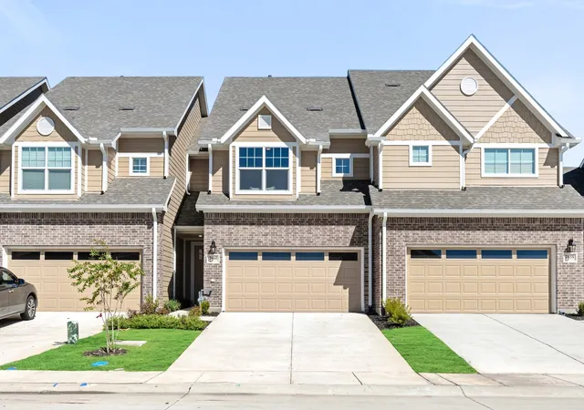 Photo 2 of Townhouse for sale at 2860 Grandview Ext, Wylie, TX 75098 | MLS# 21262489 | Listing updated on 2026-10-07