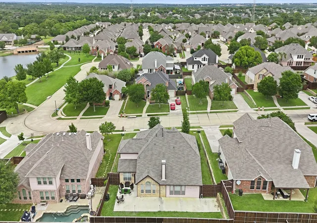 Homes for sale in Highland Village, TX | 3027 Darlington Dr, Highland Village, TX 75077 | MLS# 21257117