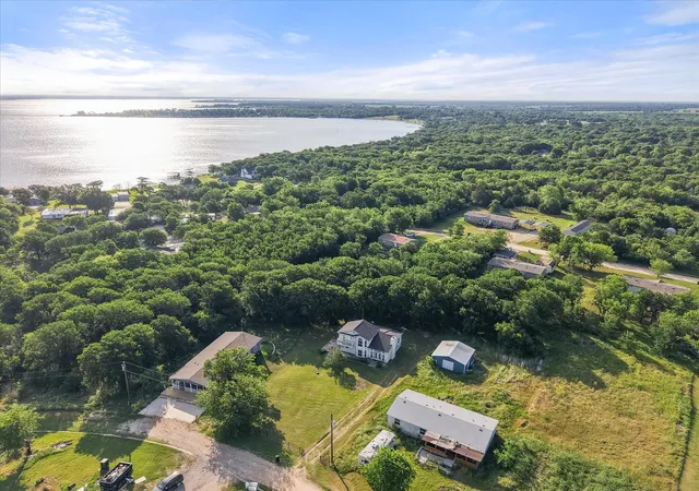 Photo 2 of Single family home for sale at 134 County Road 3048, Corsicana, TX 75109 | MLS# 21262362 | Listing updated on 2026-09-01