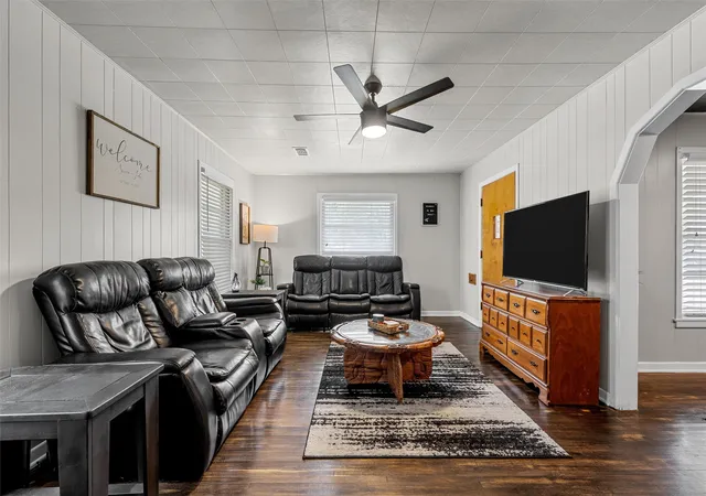 Photo 3 of Single family home for sale at 809 E Limestone Ave, Mart, TX 76664 | MLS# 21261313 | Listing updated on 2026-10-04