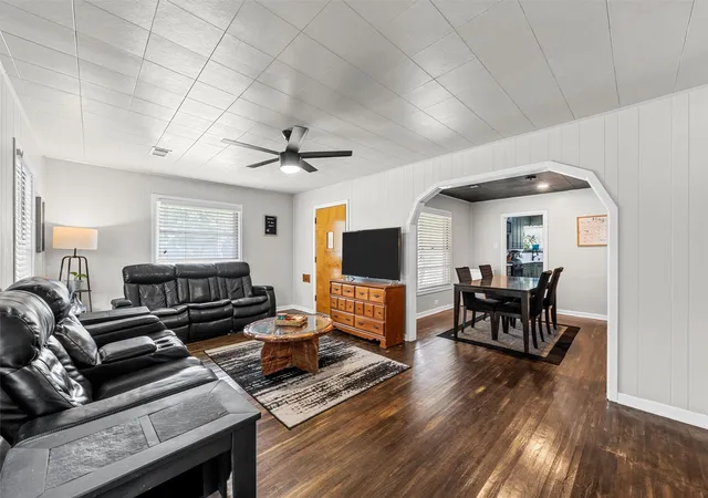 Photo 4 of Single family home for sale at 809 E Limestone Ave, Mart, TX 76664 | MLS# 21261313 | Listing updated on 2026-10-04