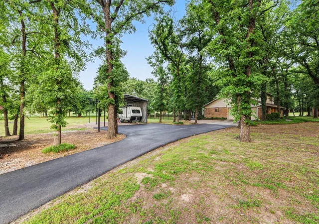 Photo 3 of Single family home for sale at 380 County Road 123, Gainesville, TX 76240 | MLS# 21262318 | Listing updated on 2026-09-03