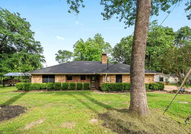 Photo 3 of Single family home for sale at 118 Robin Hood Wy, Gun Barrel City, TX 75156 | MLS# 21260604 | Listing updated on 2026-08-19