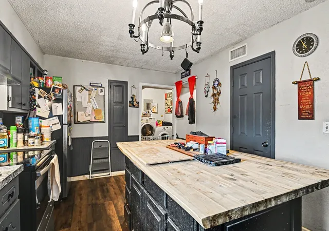 Photo 4 of Single family home for sale at 13270 Liberty School Rd, Azle, TX 76020 | MLS# 21259046 | Listing updated on 2026-07-20