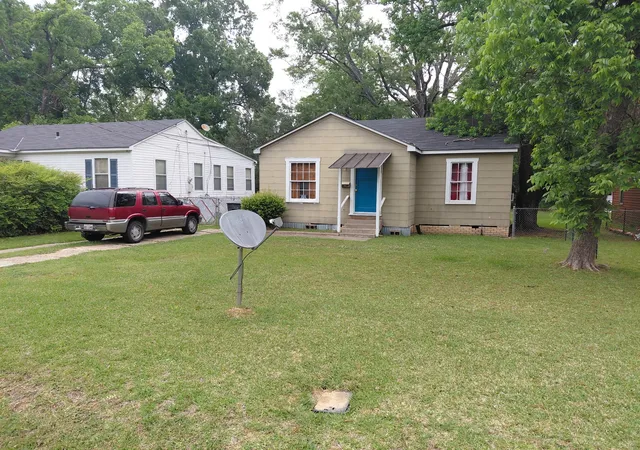 Photo 2 of Single family home for sale at 5507 Sussex Ave, Shreveport, LA 71108 | MLS# 21262835 | Listing updated on 2026-07-11