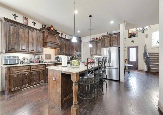 Photo 4 of Single family home for sale at 5056 Empire Wy, Irving, TX 75038 | MLS# 21262795 | Listing updated on 2026-08-28
