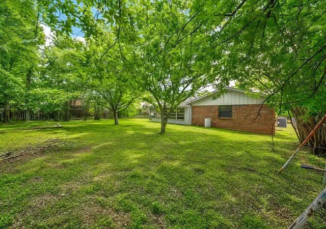 Homes for sale in Mineral Wells, TX | 805 Long Dr, Mineral Wells, TX 76067 | MLS# 21256779