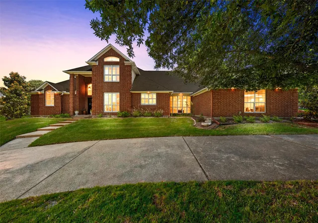 Homes for sale in Woodway, TX | 810 Forest Oaks Cir, Woodway, TX 76712 | MLS# 21261008