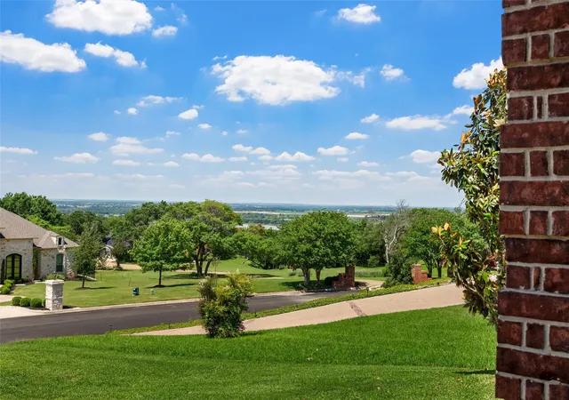 Homes for sale in Woodway, TX | 810 Forest Oaks Cir, Woodway, TX 76712 | MLS# 21261008