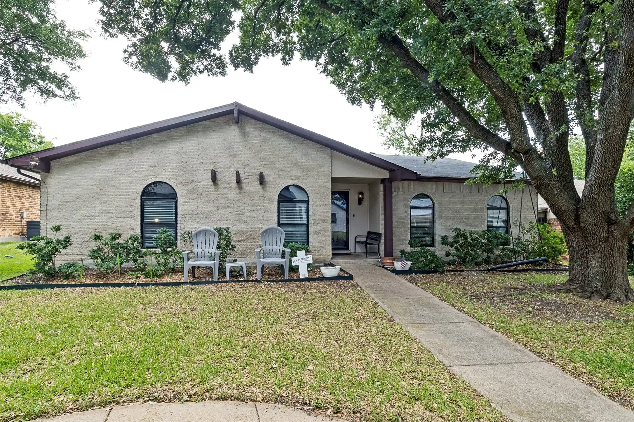 Photo 1 of Single family home for sale at 10826 Wallbrook Dr, Dallas, TX 75238 | MLS# 21262953 | Listing updated on 2026-10-14