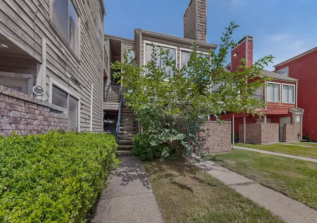 Homes for sale in Dallas, TX | 9811 Walnut St #203, Dallas, TX 75243 | MLS# 21262879