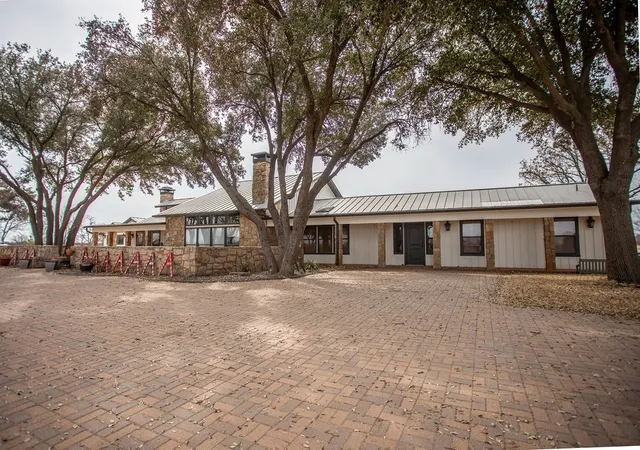 Photo 3 of Single family home for sale at 7600 State Hwy 6, Albany, TX 76430 | MLS# 21262963 | Listing updated on 2026-08-26