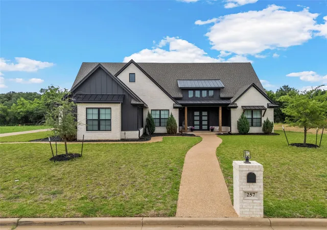 Homes for sale in Robinson, TX | 257 Fox Run Ln, Robinson, TX 76706 | MLS# 21244773