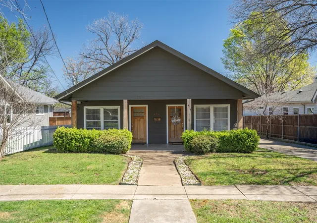 Homes for sale in Dallas, TX | 634 Turner Ave, Dallas, TX 75208 | MLS# 21260808