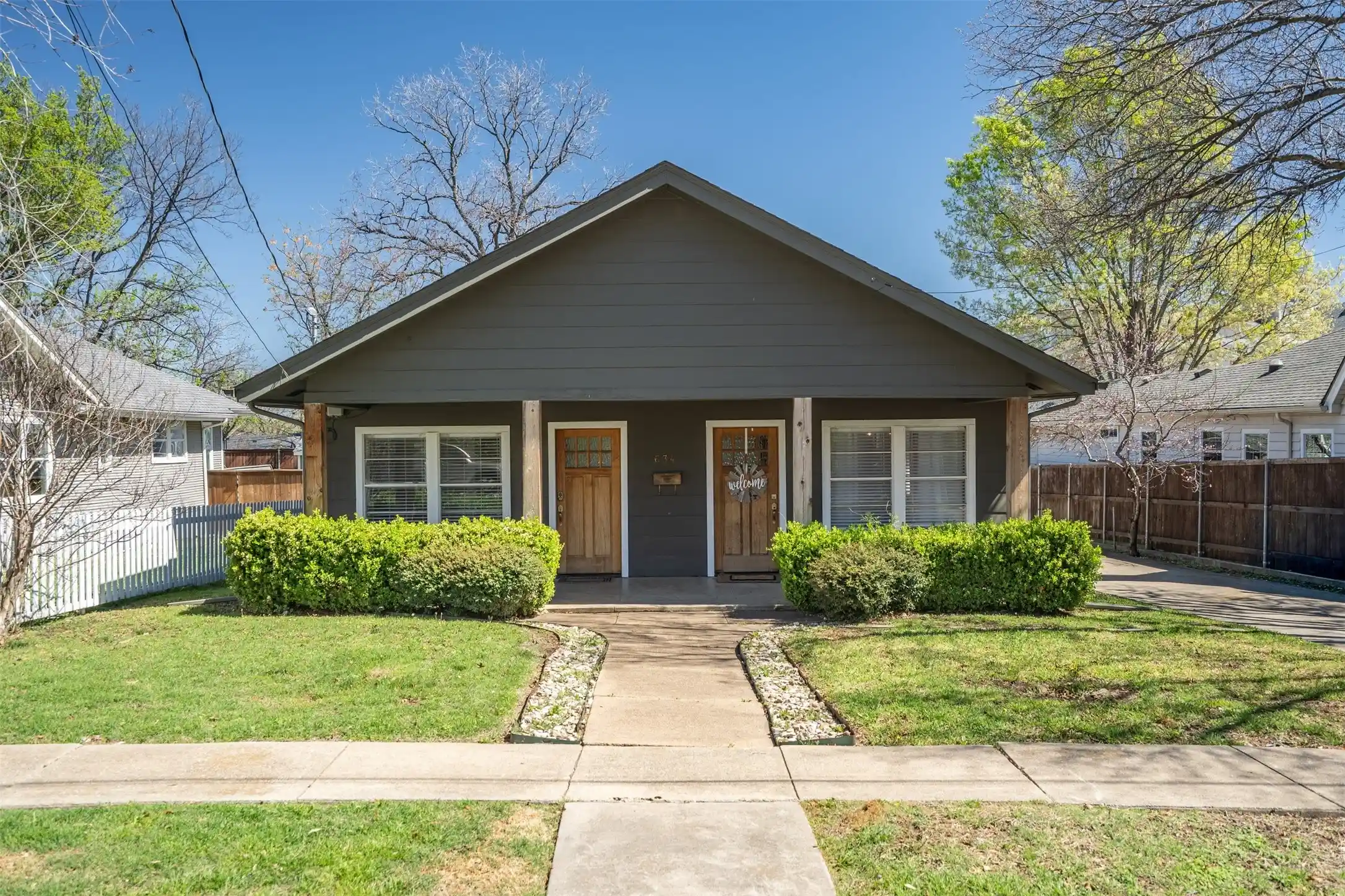 Photo 1 of Multi family home for sale at 634 Turner Ave, Dallas, TX 75208 | MLS# 21260808 | Listing updated on 2026-05-07