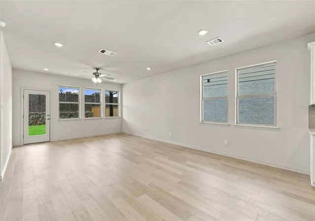 Photo 3 of Sale Pending at 5212 Noland Dr, Mc Kinney, TX 75071 | MLS# 21249770 | Listing updated on 2026-10-06