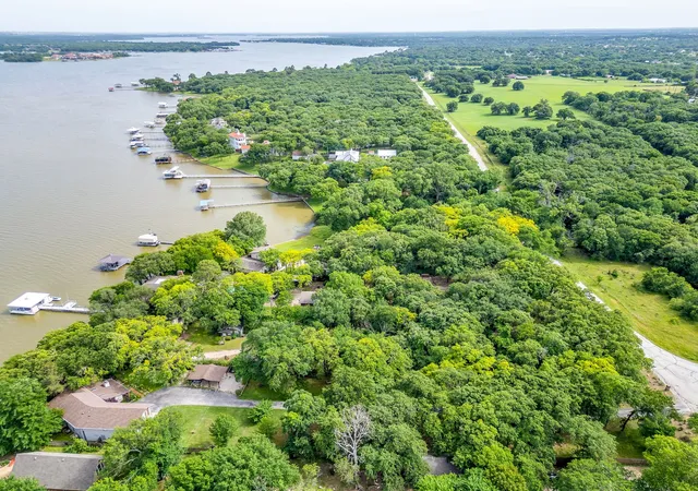 Photo 3 of Single family home for sale at 13350 Miller Rd, Azle, TX 76020 | MLS# 21261884 | Listing updated on 2026-10-05