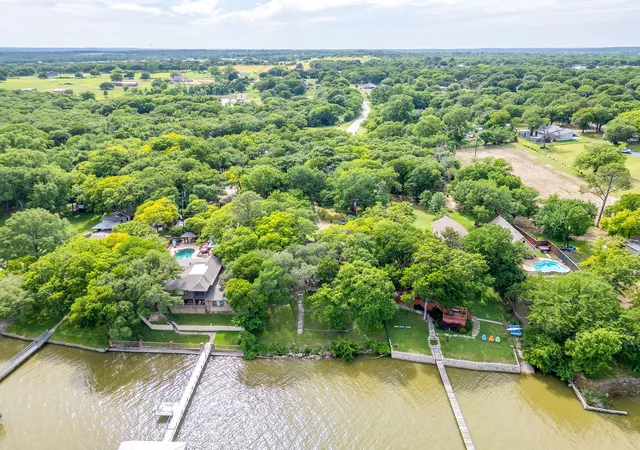 Photo 3 of Single family home for sale at 13350 Miller Rd, Azle, TX 76020 | MLS# 21261884 | Listing updated on 2026-10-05