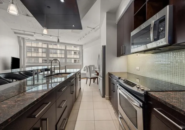 Photo 4 of Condo for sale at 2600 W 7Th St #2532, Fort Worth, TX 76107 | MLS# 21255077 | Listing updated on 2026-09-24
