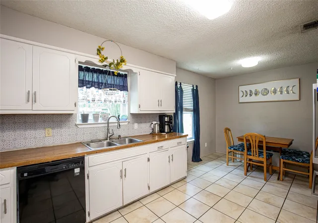 Homes for sale in Lorena, TX | 817 S Old Temple Rd, Lorena, TX 76655 | MLS# 21262113
