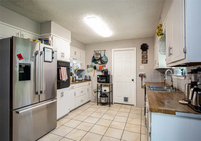 Homes for sale in Lorena, TX | 817 S Old Temple Rd, Lorena, TX 76655 | MLS# 21262113