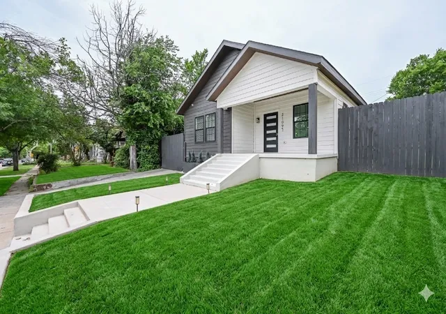 Homes for sale in Fort Worth, TX | 2109 Gould Ave, Fort Worth, TX 76164 | MLS# 21261496