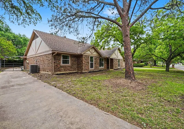 2nd image of 2149 Savannah Trl, Denton, TX 76205 | MLS# 21261837