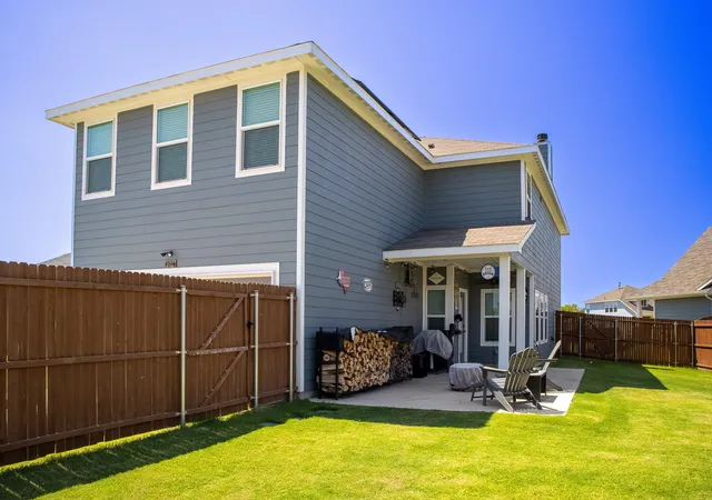 Photo 3 of Single family home for sale at 4036 Aurora Ln, Forney, TX 75126 | MLS# 21263051 | Listing updated on 2026-07-18