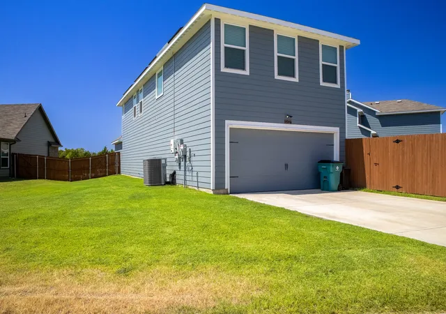 Photo 4 of Single family home for sale at 4036 Aurora Ln, Forney, TX 75126 | MLS# 21263051 | Listing updated on 2026-07-18