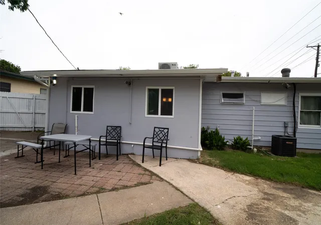 32nd image of 2136 Ridgeway St, Arlington, TX 76010 | MLS# 21263140