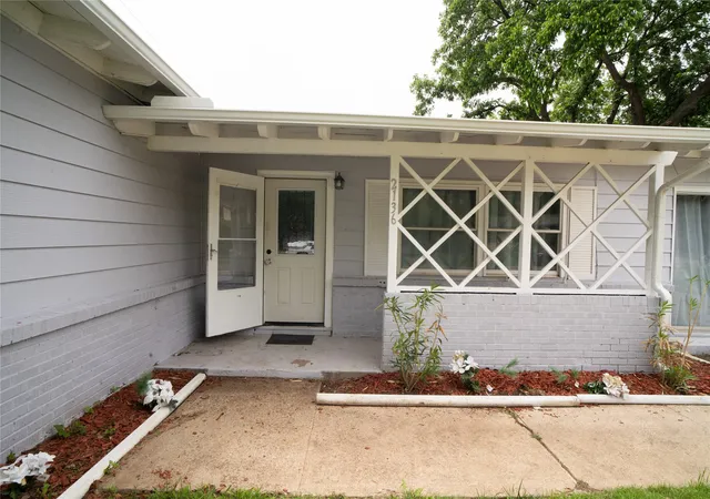 5th image of 2136 Ridgeway St, Arlington, TX 76010 | MLS# 21263140