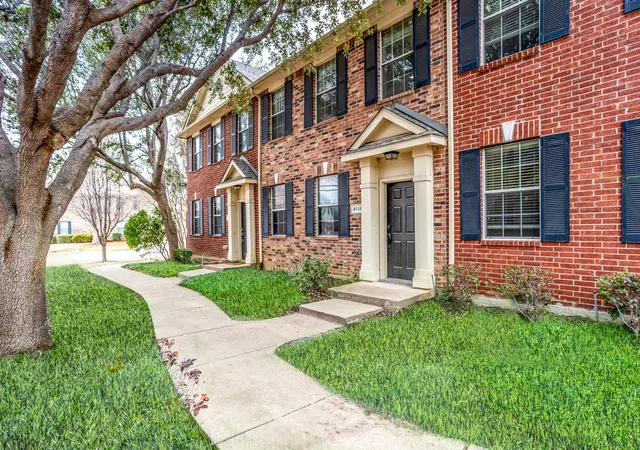 Photo 3 of Townhouse for sale at 4116 Kyndra Cir, Richardson, TX 75082 | MLS# 21259962 | Listing updated on 2026-07-18
